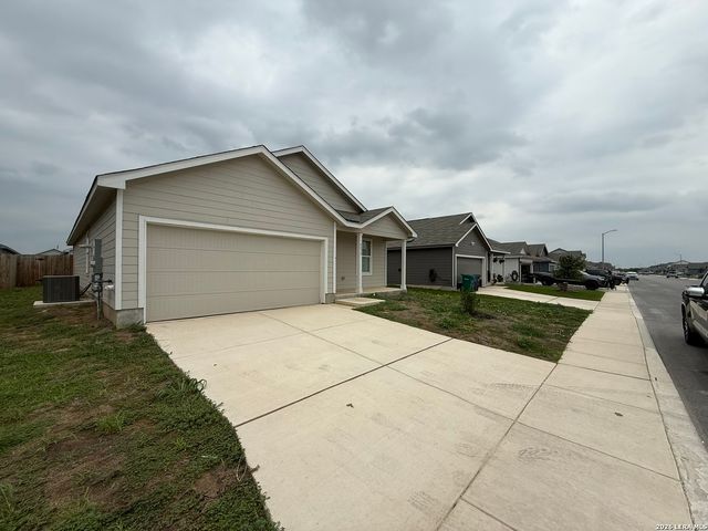 4839 LEGACY PT, Von Ormy, TX 78073