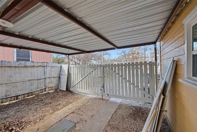 4220 Ramey Avenue, Fort Worth, TX 76105