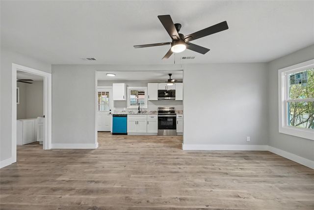 4220 Ramey Avenue, Fort Worth, TX 76105