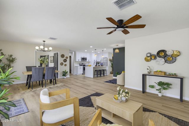 25408 S KANSAS Avenue, Sun Lakes, AZ 85248
