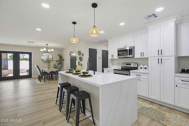 25408 S KANSAS Avenue, Sun Lakes, AZ 85248