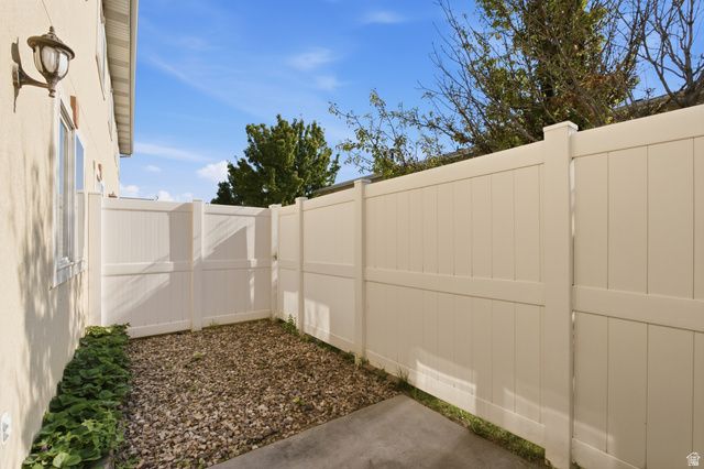 6983 S UFIZZI CT, West Jordan, UT 84084