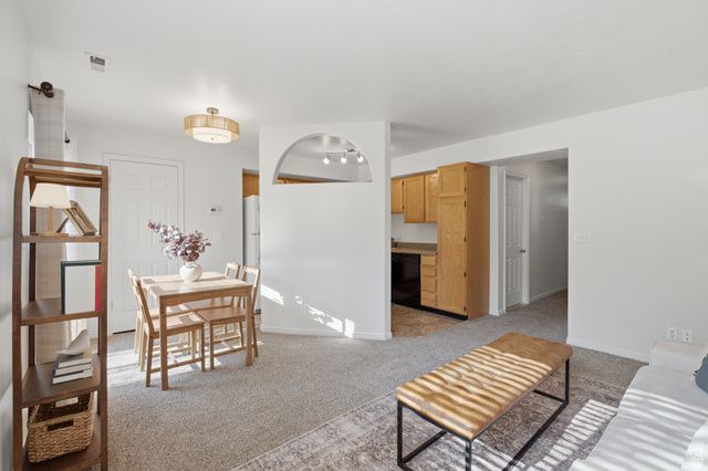 6983 S UFIZZI CT, West Jordan, UT 84084