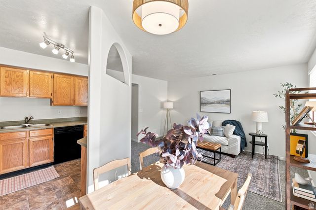 6983 S UFIZZI CT, West Jordan, UT 84084