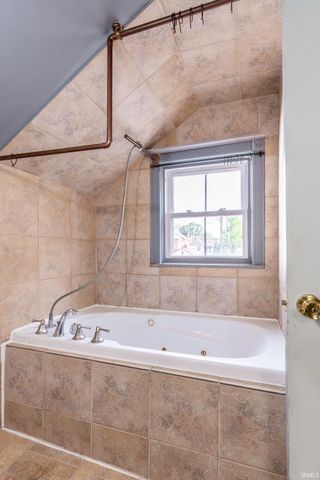 1124 W Jefferson Boulevard, Fort Wayne, IN 46802