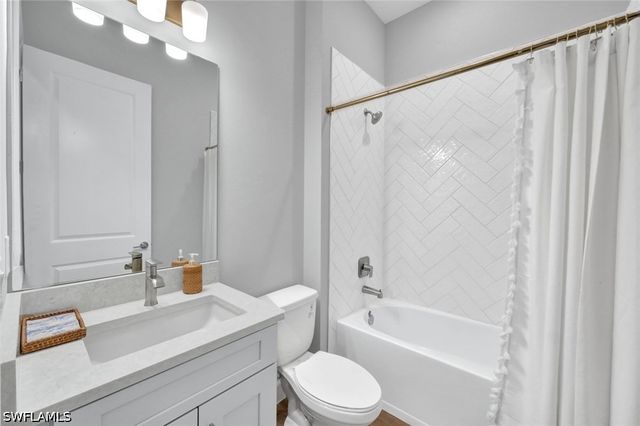 11943 Raggio DR, Fort Myers, FL 33913