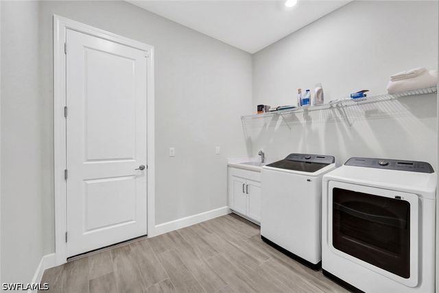 11943 Raggio DR, Fort Myers, FL 33913