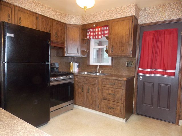 2654 Lenz Ave, Harmony Twp, PA 15003