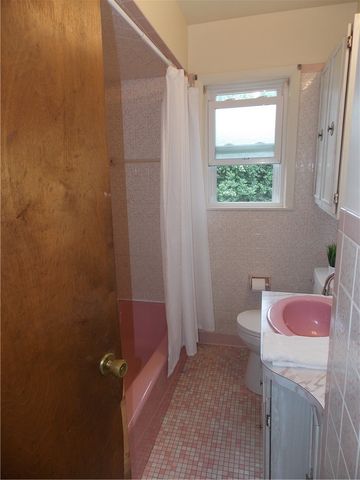 2654 Lenz Ave, Harmony Twp, PA 15003