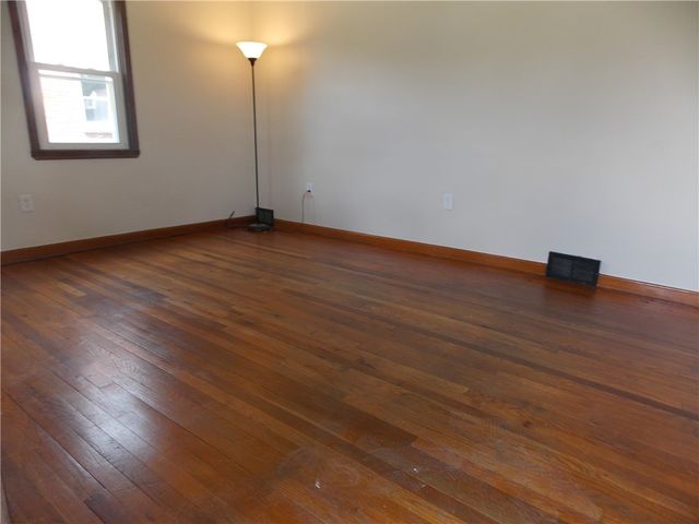 2654 Lenz Ave, Harmony Twp, PA 15003