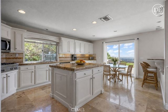 7562 Wiscasset, West Hills, CA 91304