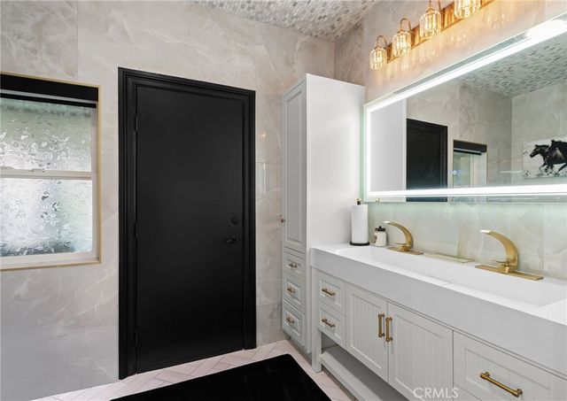 17641 Santa Rosa Mine Road, Lake Mathews, CA 92570