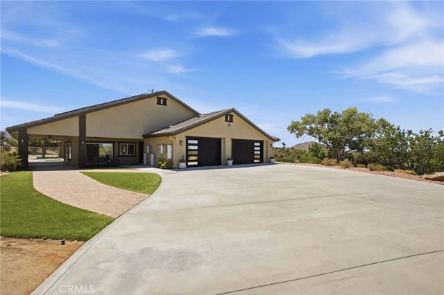 17641 Santa Rosa Mine Road, Lake Mathews, CA 92570