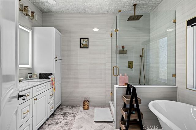 17641 Santa Rosa Mine Road, Lake Mathews, CA 92570