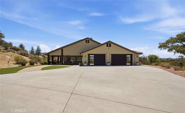 17641 Santa Rosa Mine Road, Lake Mathews, CA 92570