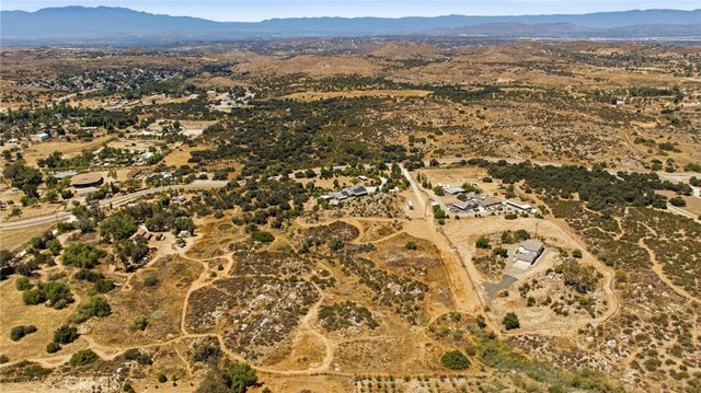 17641 Santa Rosa Mine Road, Lake Mathews, CA 92570