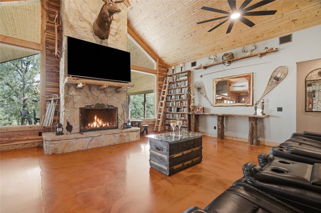 722 Three Skillet Road, Springtown, TX 76082