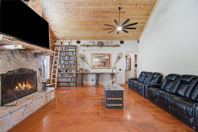 722 Three Skillet Road, Springtown, TX 76082