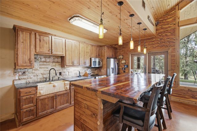 722 Three Skillet Road, Springtown, TX 76082