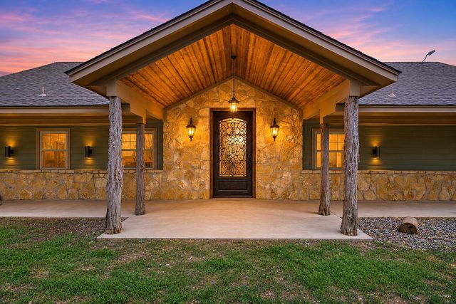 722 Three Skillet Road, Springtown, TX 76082