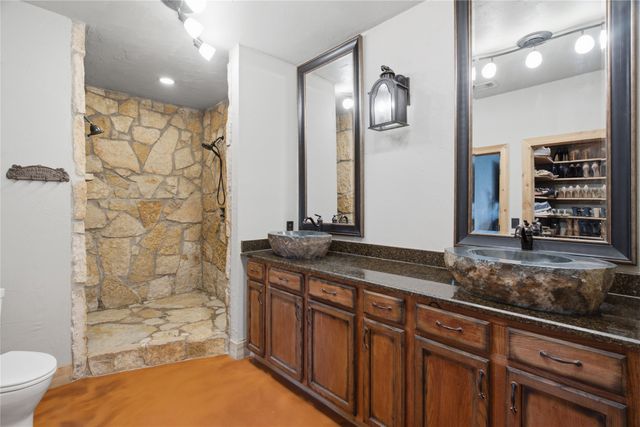 722 Three Skillet Road, Springtown, TX 76082