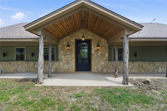 722 Three Skillet Road, Springtown, TX 76082