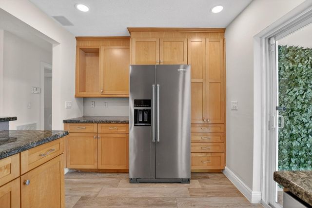 100 SW 8th Avenue, Boca Raton, FL 33486