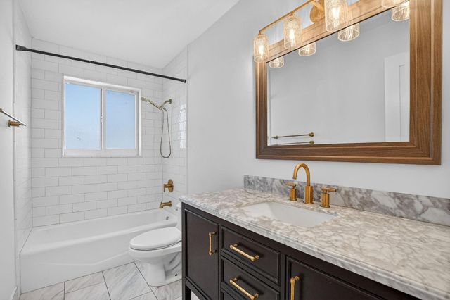 100 SW 8th Avenue, Boca Raton, FL 33486