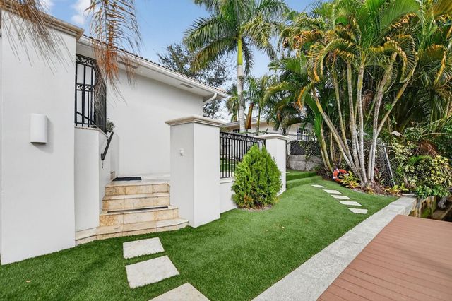 100 SW 8th Avenue, Boca Raton, FL 33486