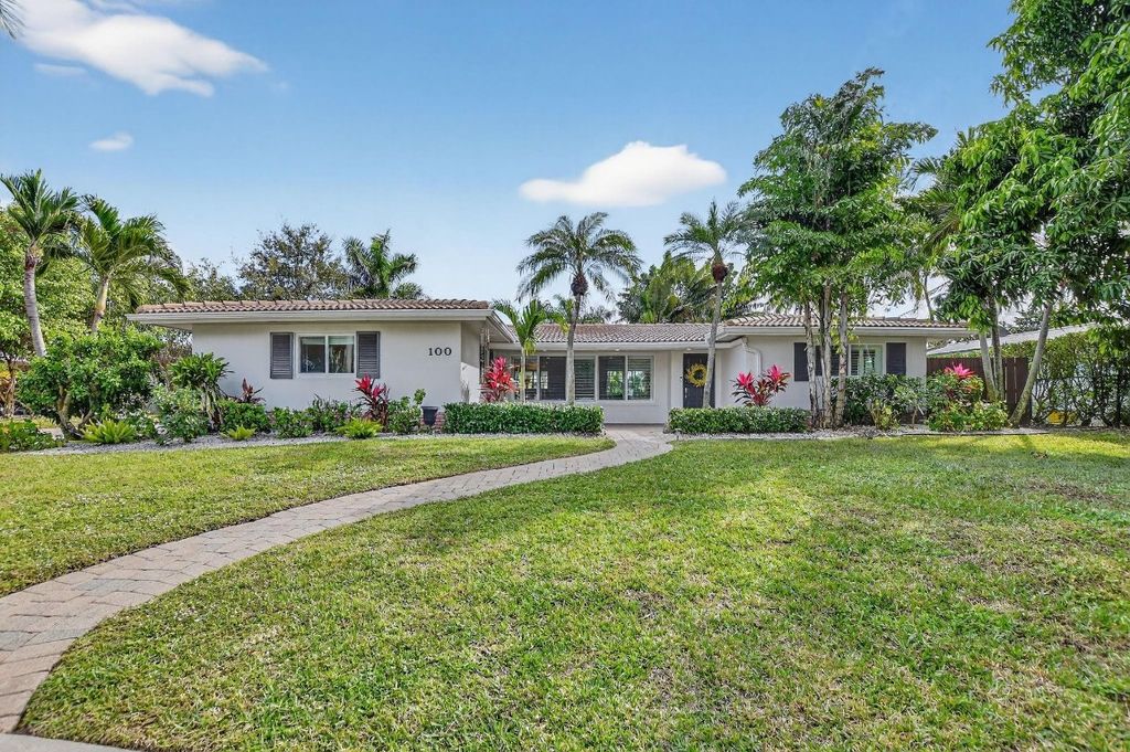 Image 2 of property listing at 100 SW 8th Avenue, Boca Raton, FL 33486