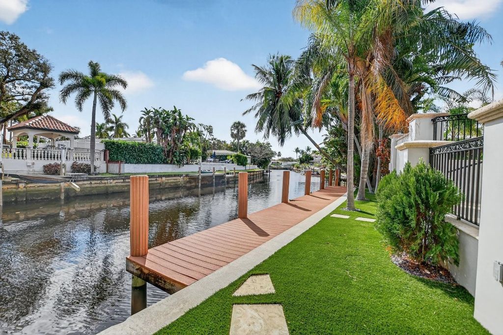 Image 31 of property listing at 100 SW 8th Avenue, Boca Raton, FL 33486