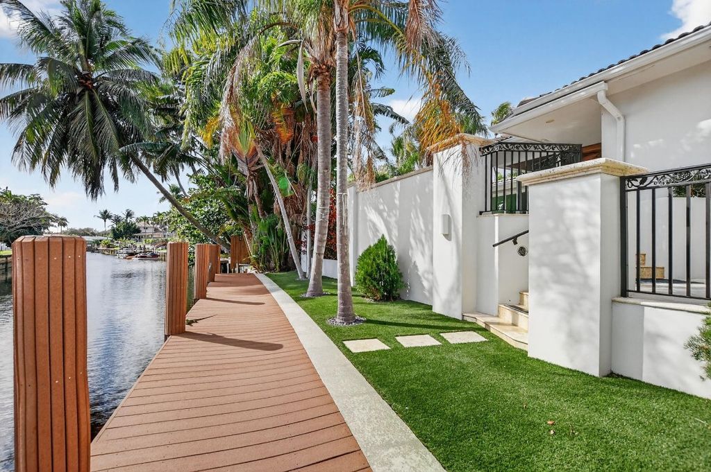 Image 32 of property listing at 100 SW 8th Avenue, Boca Raton, FL 33486