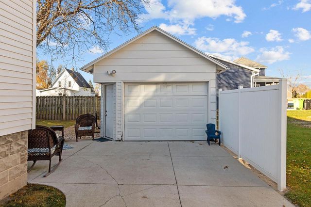 45 N 6TH STREET, Hilbert, WI 54129