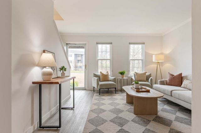 2829 Hazelwood Dr, Nashville, TN 37212