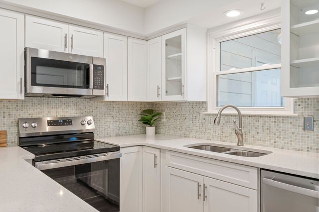 2829 Hazelwood Dr, Nashville, TN 37212