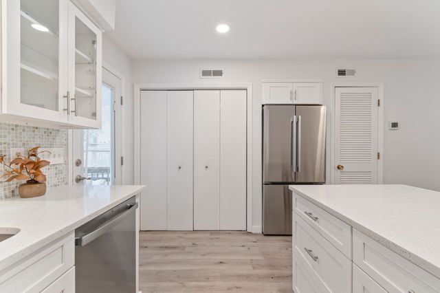 2829 Hazelwood Dr, Nashville, TN 37212