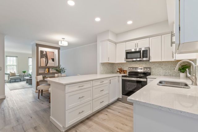 2829 Hazelwood Dr, Nashville, TN 37212