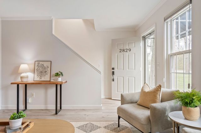 2829 Hazelwood Dr, Nashville, TN 37212