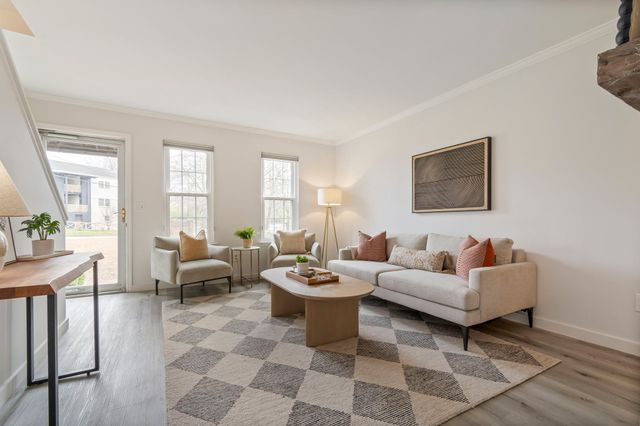 2829 Hazelwood Dr, Nashville, TN 37212