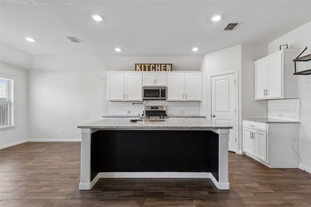 9105 Silver Dollar Drive, Fort Worth, TX 76131