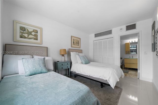 9801 Collins Ave 20V, Bal Harbour, FL 33154
