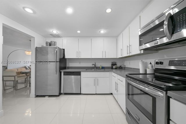 9801 Collins Ave 20V, Bal Harbour, FL 33154