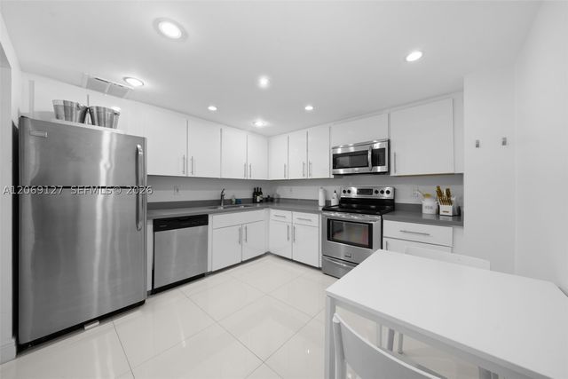 9801 Collins Ave 20V, Bal Harbour, FL 33154