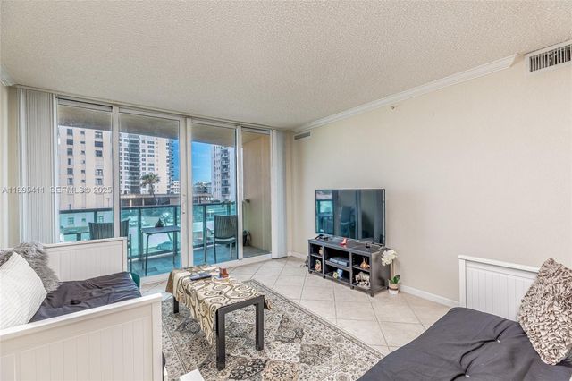 2501 S Ocean Drive 439, Hollywood, FL 33019