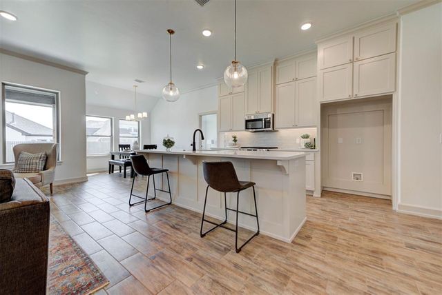 10528 NW 33rd Place, Yukon, OK 73099