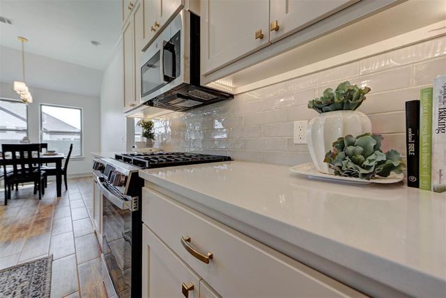 10528 NW 33rd Place, Yukon, OK 73099