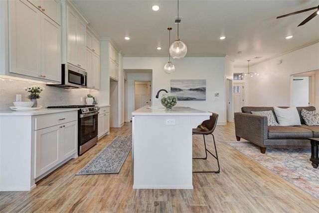 10528 NW 33rd Place, Yukon, OK 73099