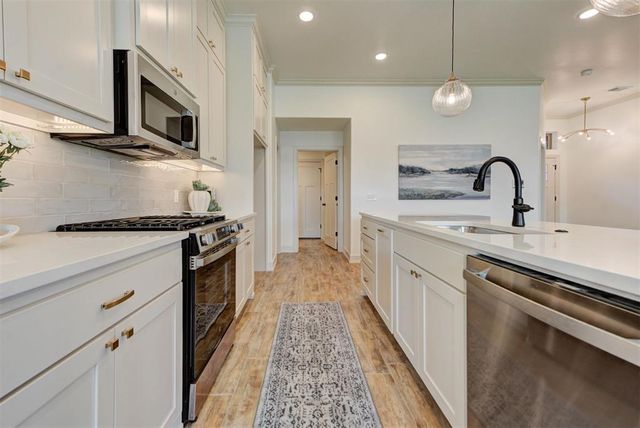 10528 NW 33rd Place, Yukon, OK 73099