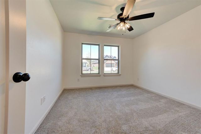 10528 NW 33rd Place, Yukon, OK 73099