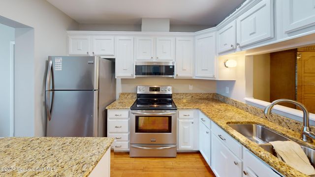 216 Country Club Drive, Melbourne, FL 32940